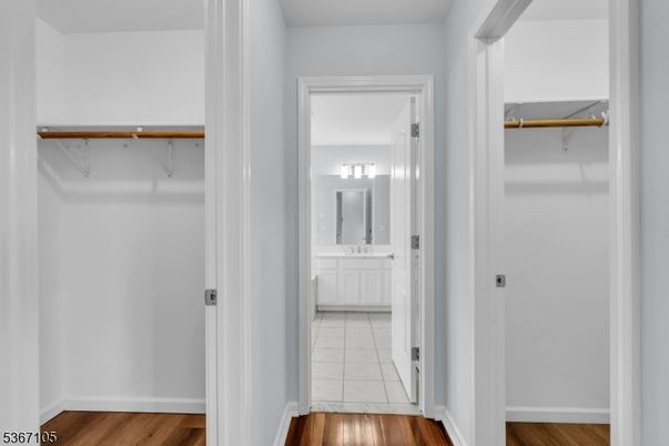 Bathroom, Interior, Walk-in Closets, Wood Texture Flooring