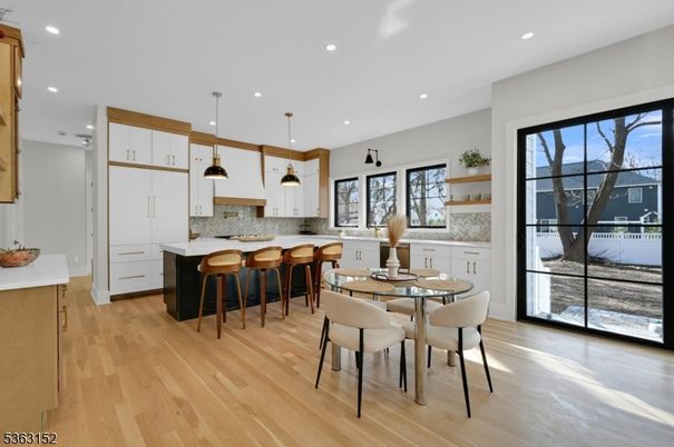 Dining room, Interior, Kitchen, Pendant Lights, Recessed Lighting, Wood Texture Flooring