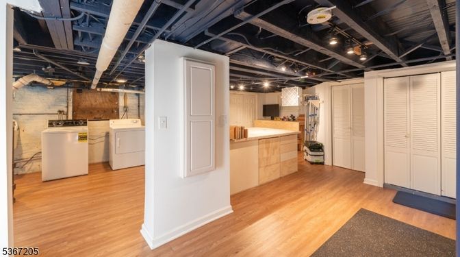 Interior, Kitchen, Utility Closets, Washer, Wood Texture Flooring