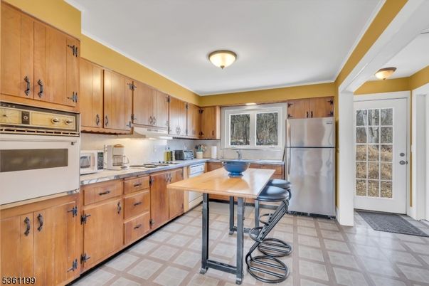 Interior, Kitchen, Tile Countertops
