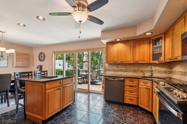 Chandelier, Dining room, Interior, Kitchen, Recessed Lighting, Stainless Steel Appliances