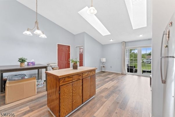 Interior, Pendant Lights, Recessed Lighting, Wood Texture Flooring