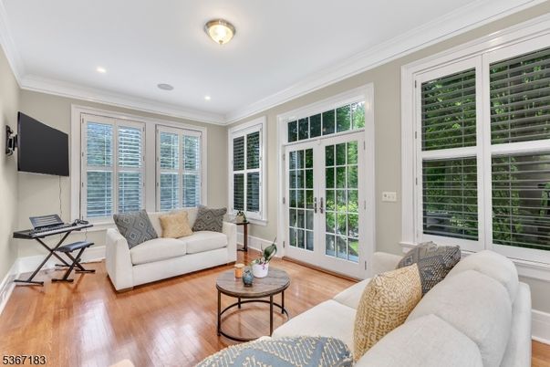 Home Office, Interior, Living room, Recessed Lighting, Wood Texture Flooring