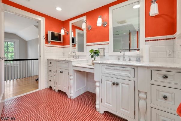Bathroom, Dual Sink Vanities, Interior, Recessed Lighting