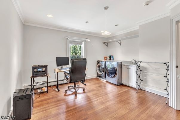 Home Office, Interior, Pendant Lights, Recessed Lighting, Washer, Wood Texture Flooring
