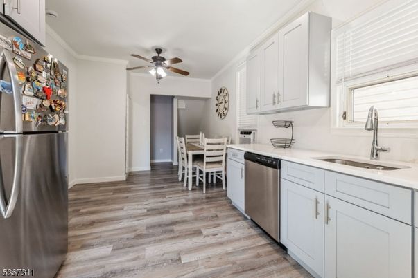 Dining room, Interior, Kitchen, Stainless Steel Appliances, Wood Texture Flooring