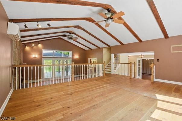Empty room, Interior, Wooden Beams, Wood Texture Flooring