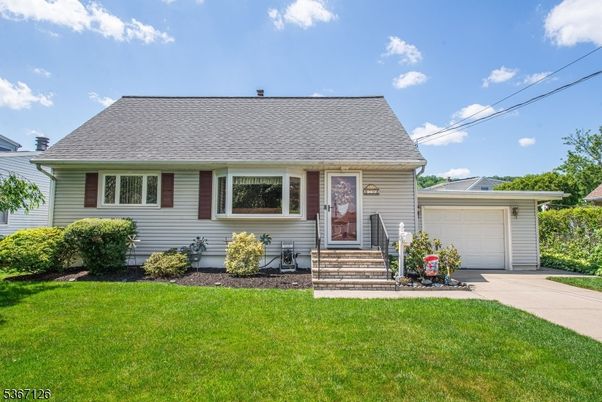 Attached, Detached Garage, Exterior, Facade, Cape Cod