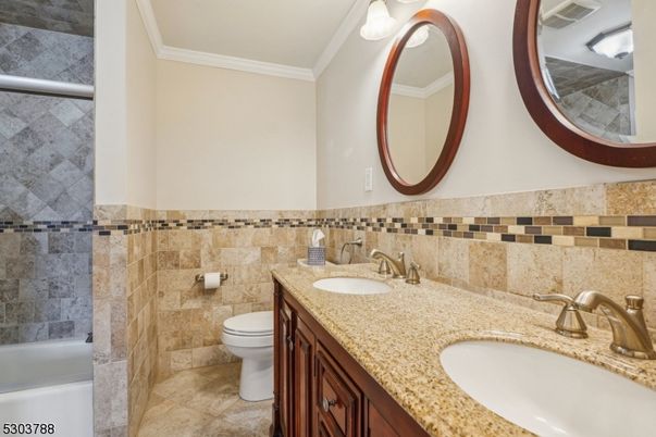 Bathroom, Dual Sink Vanities, Interior