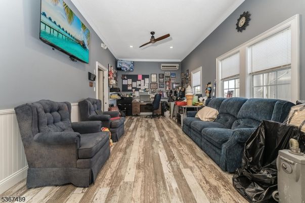 Home Office, Interior, Living room, Recessed Lighting, Wood Texture Flooring