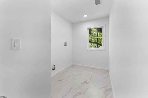 Empty room, Interior, Marble, Recessed Lighting