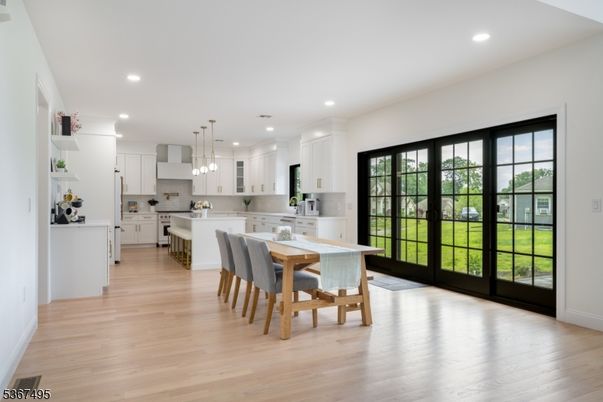 Dining room, Interior, Kitchen, Pendant Lights, Recessed Lighting, Wood Texture Flooring