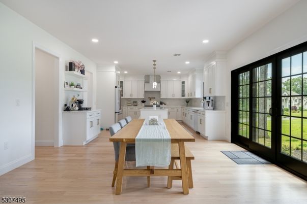 Dining room, Interior, Kitchen, Pendant Lights, Recessed Lighting, Wood Texture Flooring