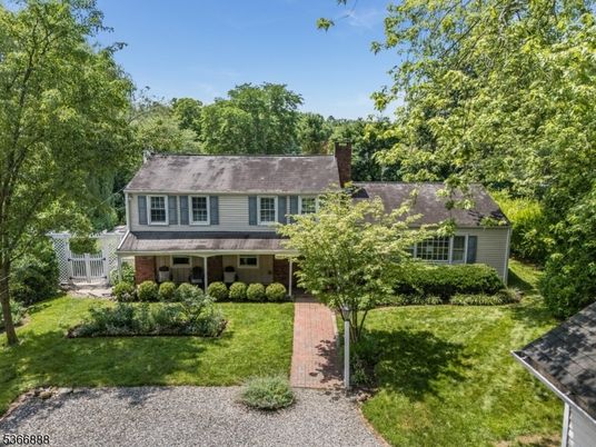 Backyard, Exterior, Facade, Cape Cod
