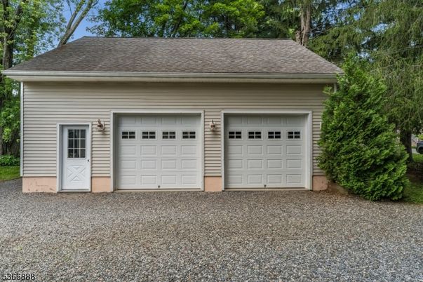 Detached Garage, Exterior