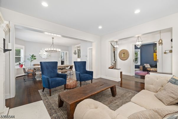 Chandelier, Dining room, Interior, Living room, Pendant Lights, Recessed Lighting, Wood Texture Flooring