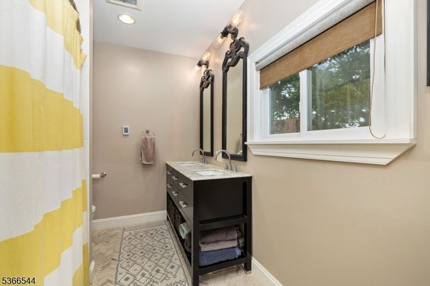 Bathroom, Interior, Recessed Lighting