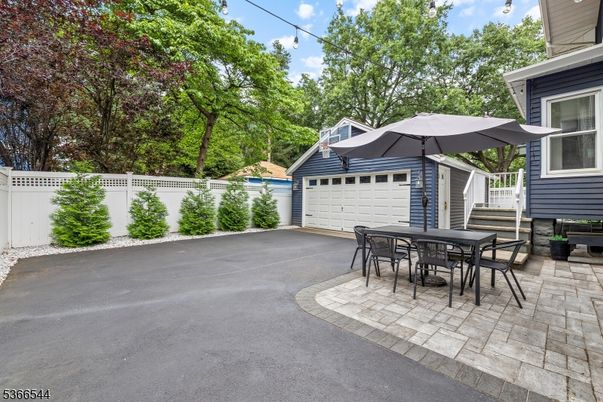 Detached Garage, Exterior