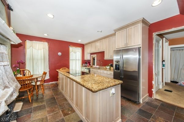 Dining room, Interior, Kitchen, Recessed Lighting, Stainless Steel Appliances