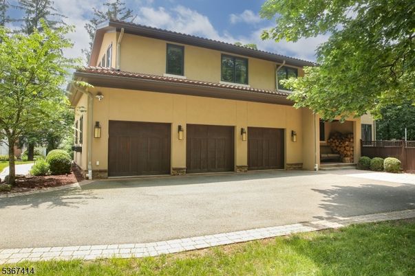 Attached, Exterior, Facade, Mediterranean