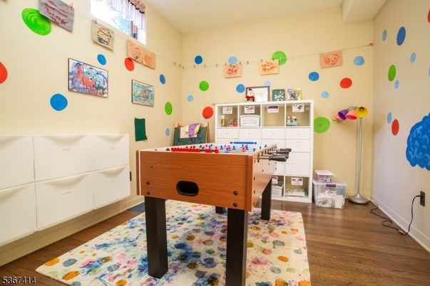 Game Room, Interior, Wood Texture Flooring