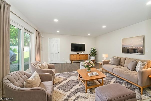 Interior, Living room, Recessed Lighting, Wood Texture Flooring