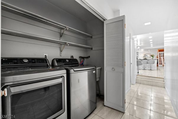 Interior, Recessed Lighting, Utility Closets, Washer