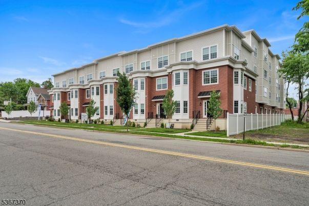 Exterior, Facade, Brick Facade, Rowhouse