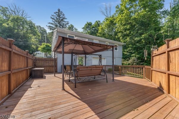 Exterior, Wood Texture Flooring
