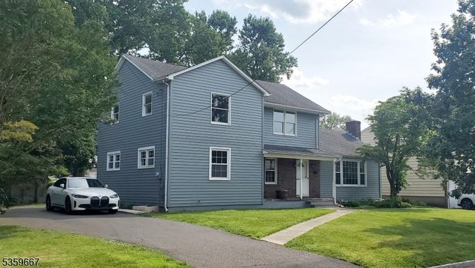 Exterior, Facade, Farmhouse
