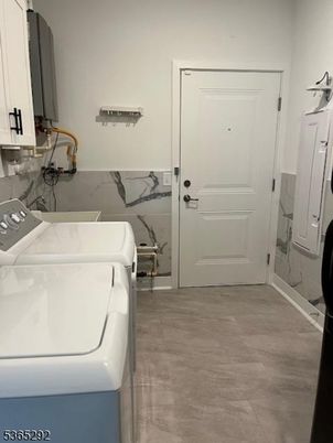 Interior, Marble Walls, Washer