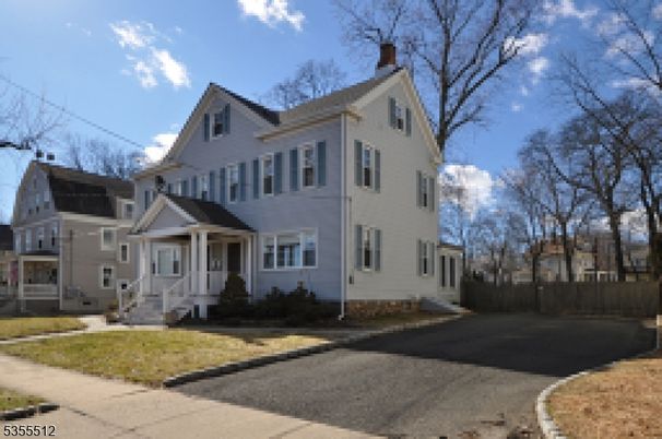 Exterior, Facade, Farmhouse