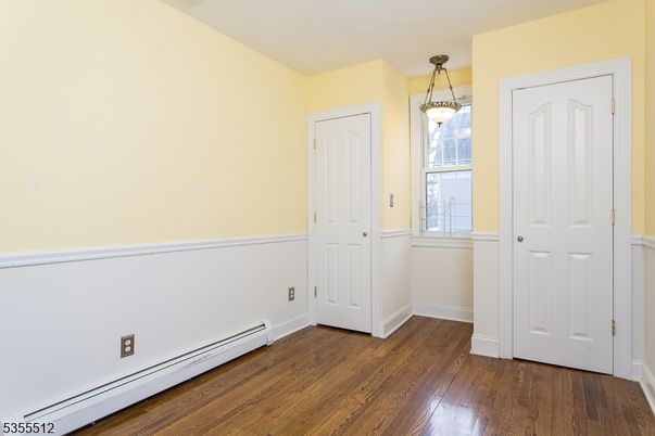 Empty room, Interior, Pendant Lights, Wood Texture Flooring