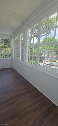 Empty room, Interior, Sun Room, Wood Texture Flooring
