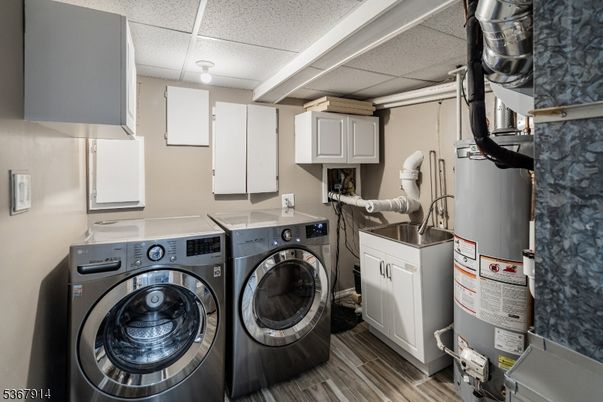 Interior, Washer, Wood Texture Flooring