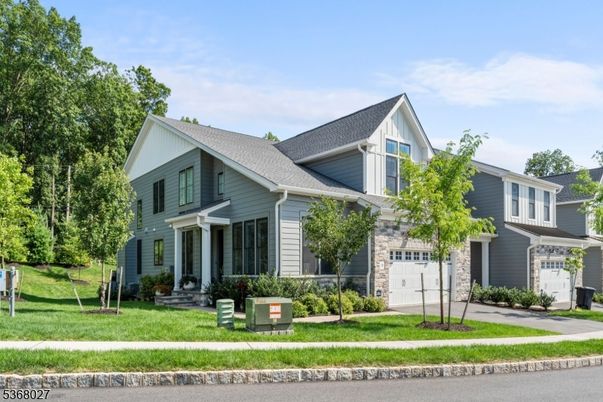 Attached, Exterior, Facade, Farmhouse