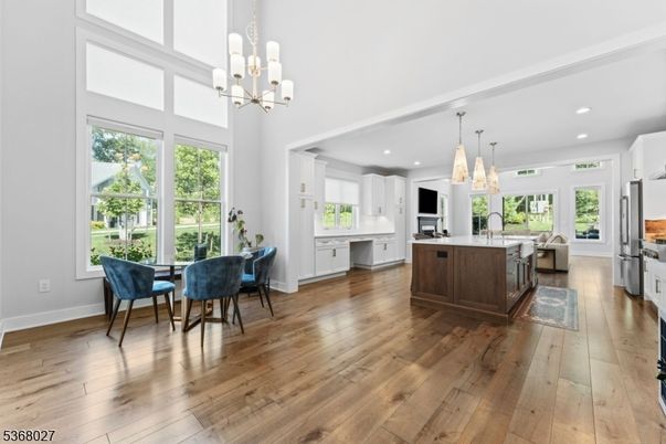 Chandelier, Dining room, Interior, Kitchen, Pendant Lights, Recessed Lighting, Wood Texture Flooring