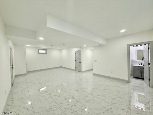 Bathroom, Empty room, Interior, Marble, Recessed Lighting