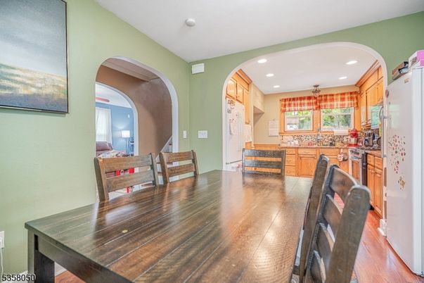 Dining room, Interior, Kitchen, Recessed Lighting, Wood Texture Flooring