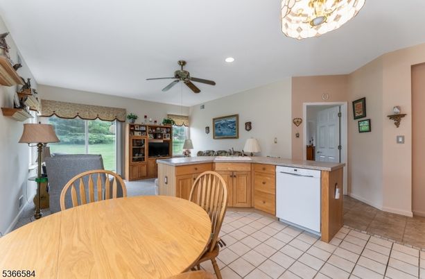 Dining room, Interior, Kitchen, Recessed Lighting
