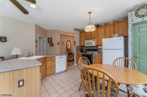 Dining room, Interior, Kitchen, Pendant Lights, Recessed Lighting