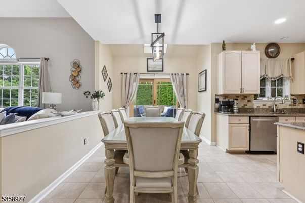 Dining room, Interior, Kitchen, Pendant Lights, Recessed Lighting