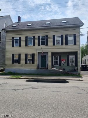 Exterior, Facade, Georgian