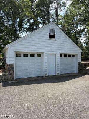 Detached Garage, Exterior