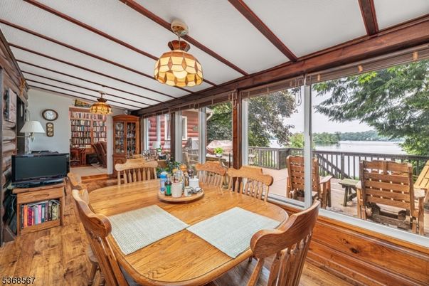 Dining room, Interior, Sun Room, Water, Wood Texture Flooring