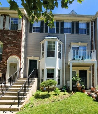 Exterior, Facade, Brick Facade, Rowhouse
