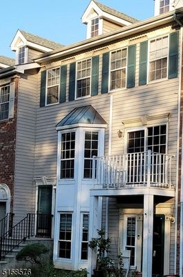 Exterior, Facade, Georgian