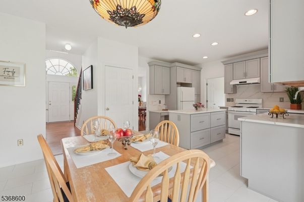 Dining room, Interior, Kitchen, Recessed Lighting