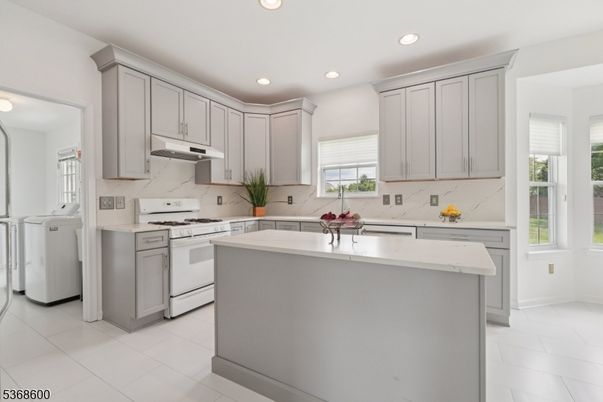 Interior, Kitchen, Marble Walls, Recessed Lighting, Washer