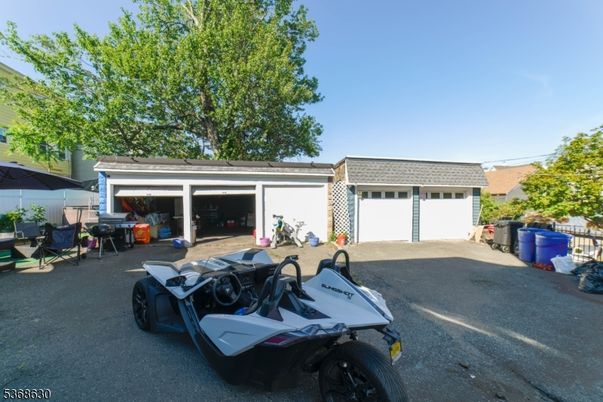 Detached Garage, Exterior